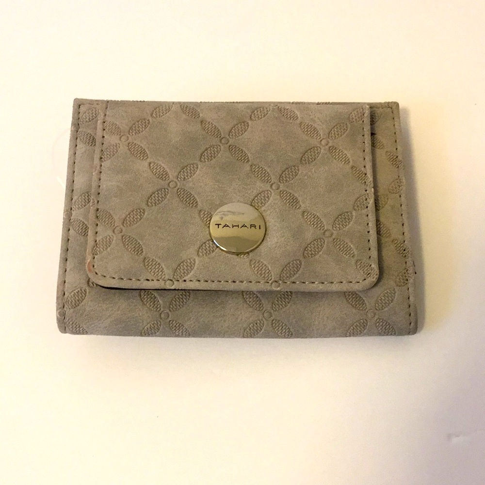 🆕 Tahari Fold Wallet